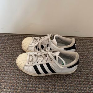Adidas Superstar Women’s size 7